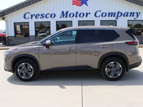 Used 2025 Nissan Rogue SV AWD/4WD image 8