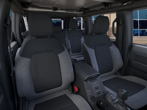 New 2025 Ford Bronco Base image 10