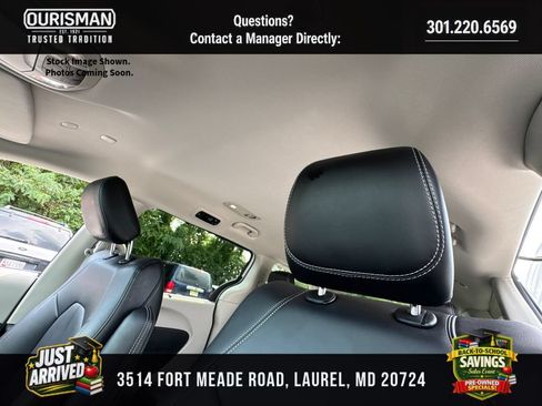 Used 2024 Chrysler Pacifica Touring-L FWD image 18