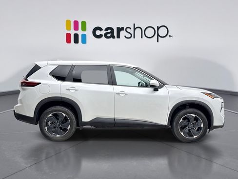 Used 2024 Nissan Rogue SV AWD/4WD image 6