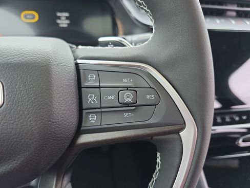 New 2026 Jeep Grand Cherokee Altitude image 18