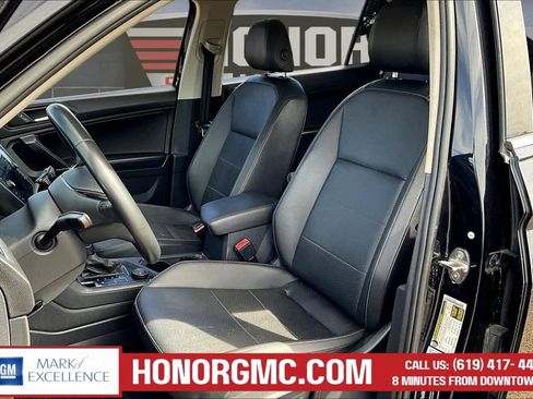 Used 2020 Volkswagen Tiguan SEL AWD/4WD image 21