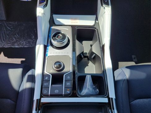 Used 2023 Kia Sorento SX Prestige image 22