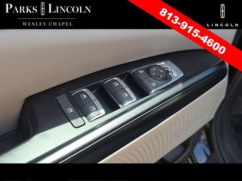 Used 2022 Kia Carnival LX FWD image 18