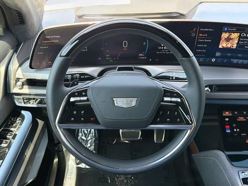 Used 2026 Cadillac Vistiq Premium Luxury AWD/4WD image 8