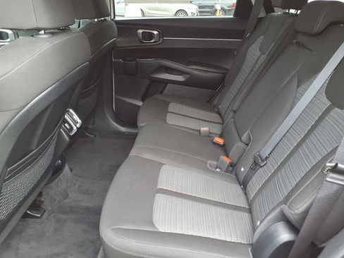 Certified 2024 Kia Sorento LX FWD image 11