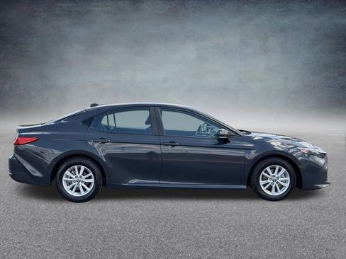 Used 2025 Toyota Camry LE image 2