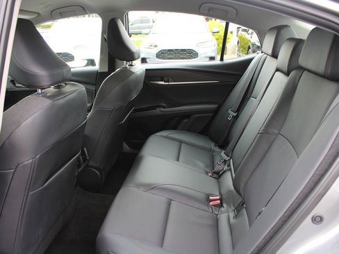 Used 2026 Toyota Camry XLE AWD/4WD image 12