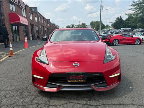 Used 2016 Nissan 370Z NISMO RWD image 2