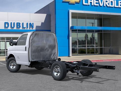 New 2025 Chevrolet Express 3500 Work Van w/ Power Convenience Package image 4