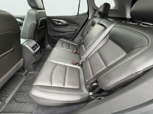 Used 2022 GMC Terrain SLT w/ Infotainment Package II image 9