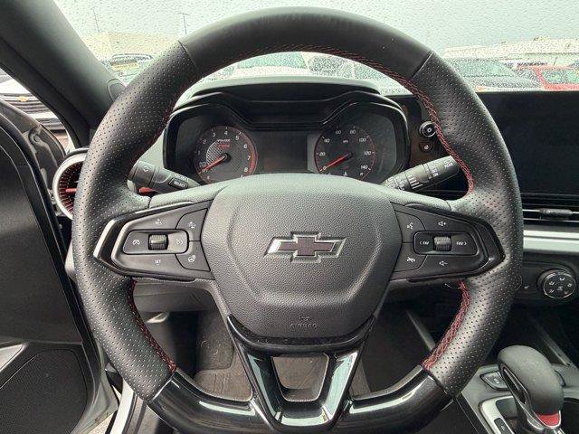 Used 2025 Chevrolet Trax RS w/ Sunroof Package FWD image 10