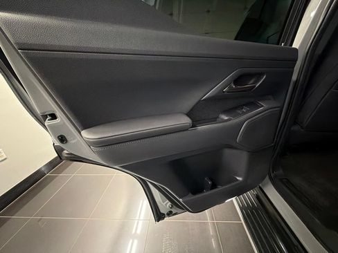 Used 2025 Lexus GX 550 w/ Accessory Package (2T) AWD/4WD image 38