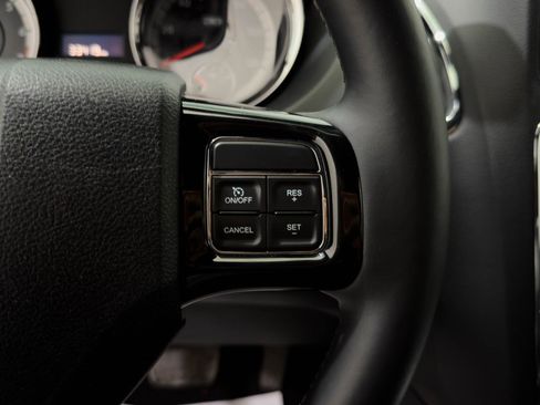 Used 2014 Dodge Grand Caravan SXT image 29