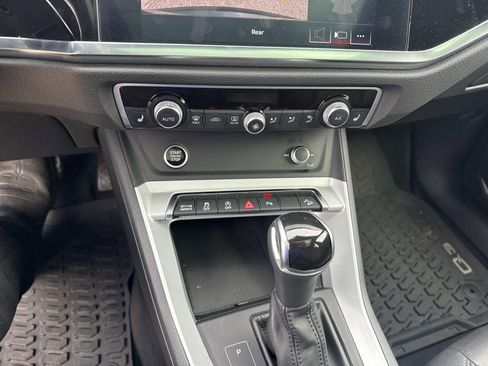 Used 2021 Audi Q3 2.0T Premium w/ Convenience Package image 22