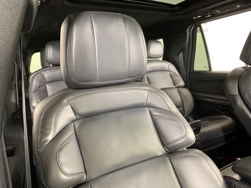 New 2025 Lincoln Navigator L Reserve w/ Jet Appearance Package image 25