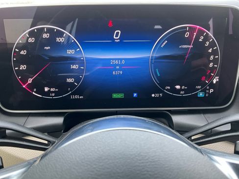 Used 2025 Mercedes-Benz GLC 350e 4MATIC image 21