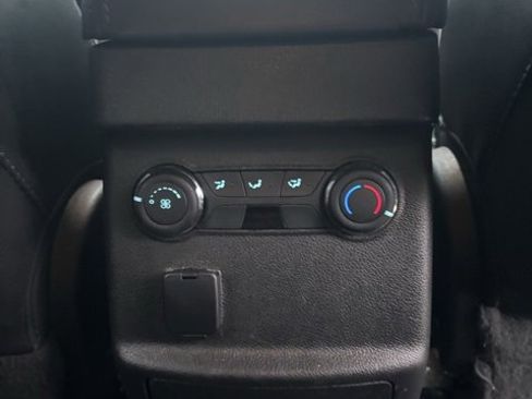 Used 2015 Ford Explorer XLT w/ Equipment Group 202B image 24