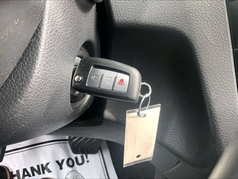 Used 2017 Nissan Rogue S AWD/4WD image 14