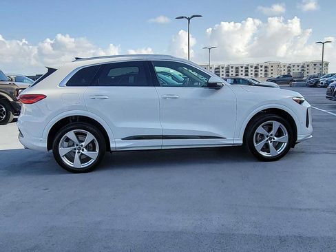 Certified 2025 Audi Q5 Premium w/ Premium Plus AWD/4WD image 7