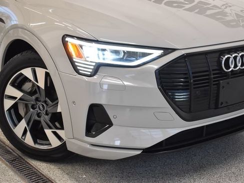Used 2021 Audi e-tron Premium w/ Convenience Plus Package AWD/4WD image 30