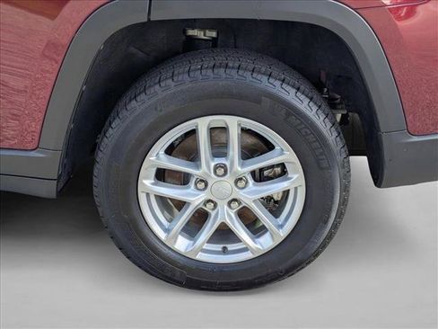 Used 2025 Jeep Grand Cherokee L Laredo AWD/4WD image 24