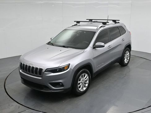 Used 2019 Jeep Cherokee Latitude w/ Popular Appearance Group AWD/4WD image 32