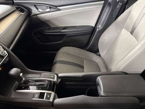 Used 2018 Honda Civic Touring image 19
