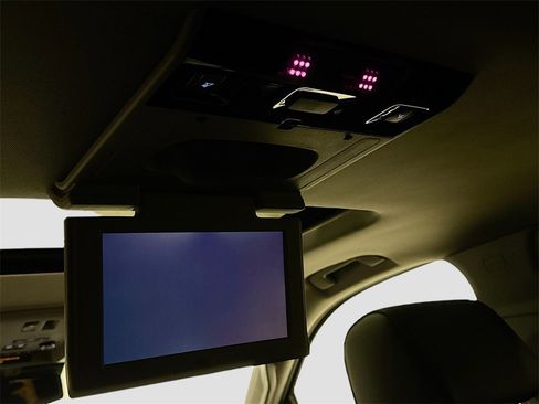 Used 2020 GMC Yukon Denali w/ Denali Ultimate Package image 33