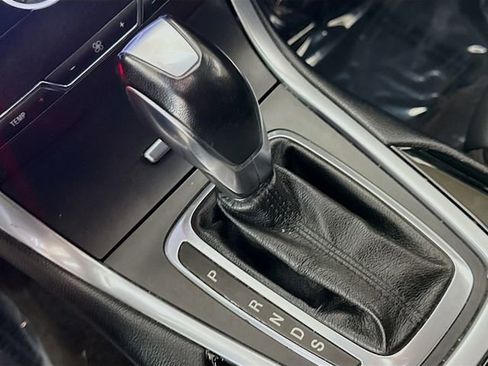 Used 2018 Ford Edge Titanium image 17