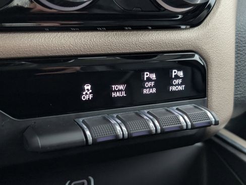 Used 2022 RAM 1500 Laramie image 24