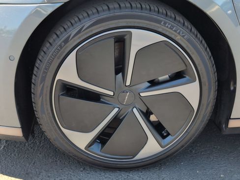 Used 2024 Lucid Air Touring AWD/4WD image 12