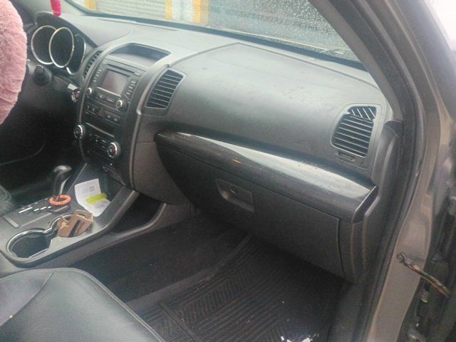 Used 2013 Kia Sorento EX AWD/4WD image 35