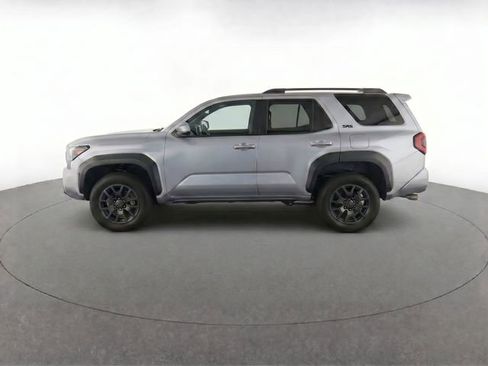 Used 2025 Toyota 4Runner SR5 AWD/4WD image 5