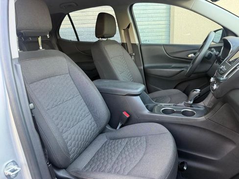 Used 2021 Chevrolet Equinox LT FWD image 19