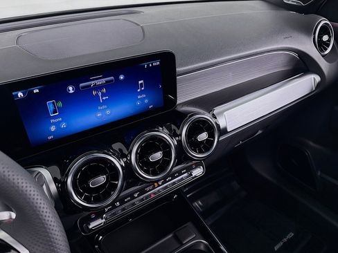 New 2026 Mercedes-Benz GLB 250 image 20