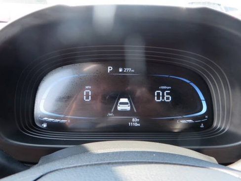 Used 2026 Hyundai Venue SEL FWD image 19