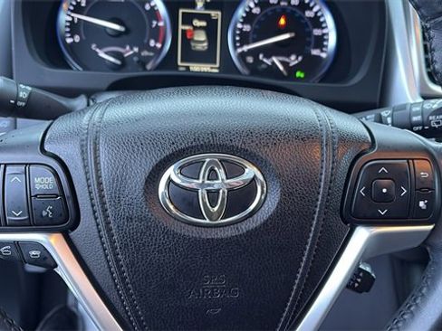 Used 2015 Toyota Highlander Limited image 17