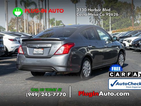 Used 2017 Nissan Versa SV image 4