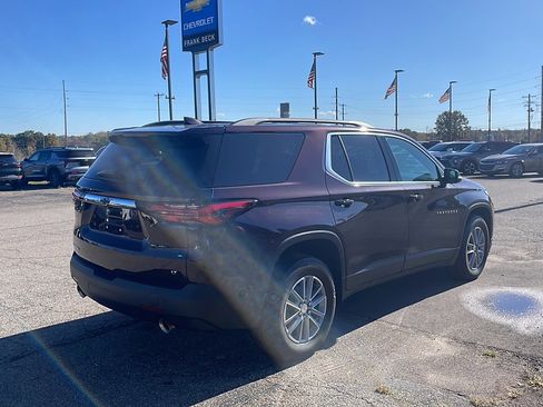 Used 2022 Chevrolet Traverse LT FWD image 4