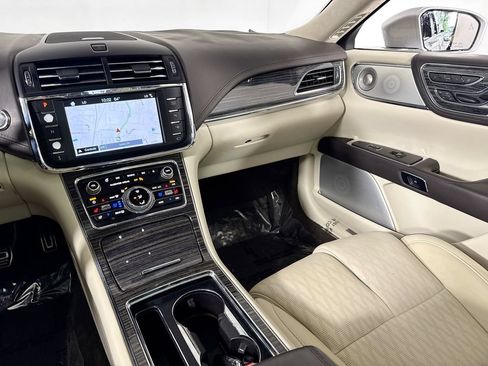 Used 2018 Lincoln Continental Black Label FWD image 30