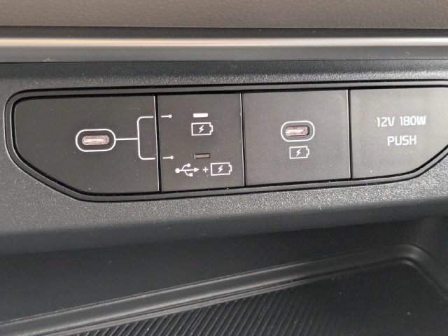 Certified 2026 Kia Carnival LX FWD image 21