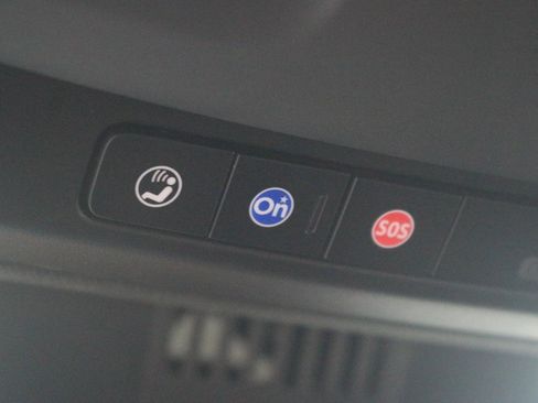 Used 2025 GMC Yukon XL Denali image 35