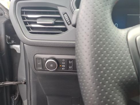 Certified 2025 Ford Escape ST-Line Select AWD/4WD image 21