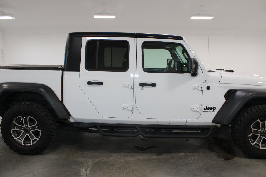 Used 2023 Jeep Gladiator Sport AWD/4WD image 11