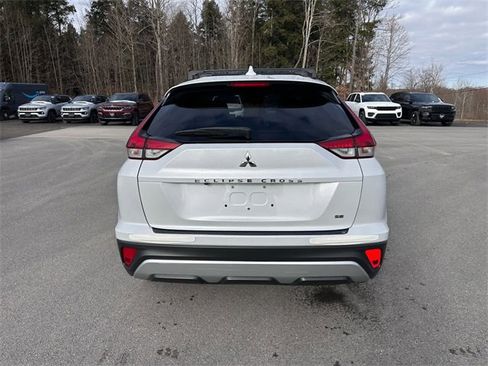 Used 2022 Mitsubishi Eclipse Cross SE image 4