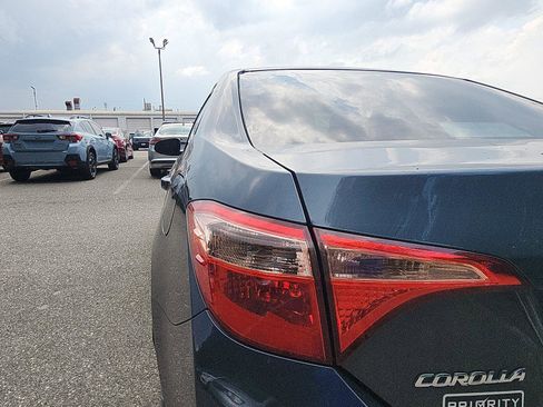 Used 2019 Toyota Corolla LE FWD image 10