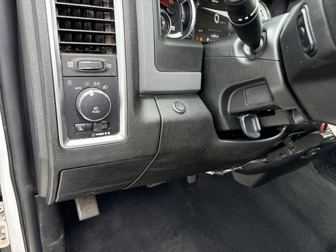 Used 2019 RAM 1500 Big Horn image 32