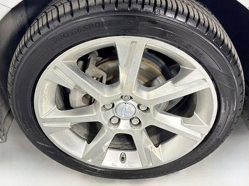 Used 2014 Toyota Prius Three image 37