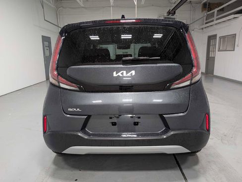 Certified 2023 Kia Soul LX image 10